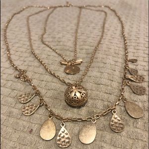 Gold tone 3 strand necklace